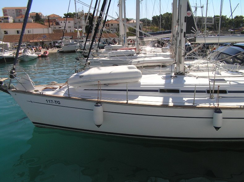 Bavaria 49 — photo 9