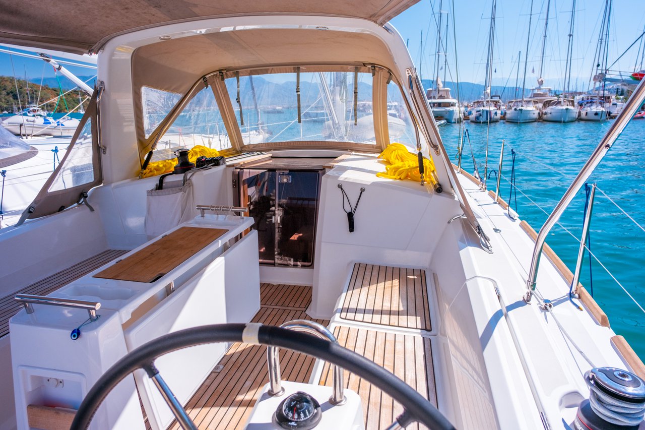 Oceanis 38.1 — photo 9