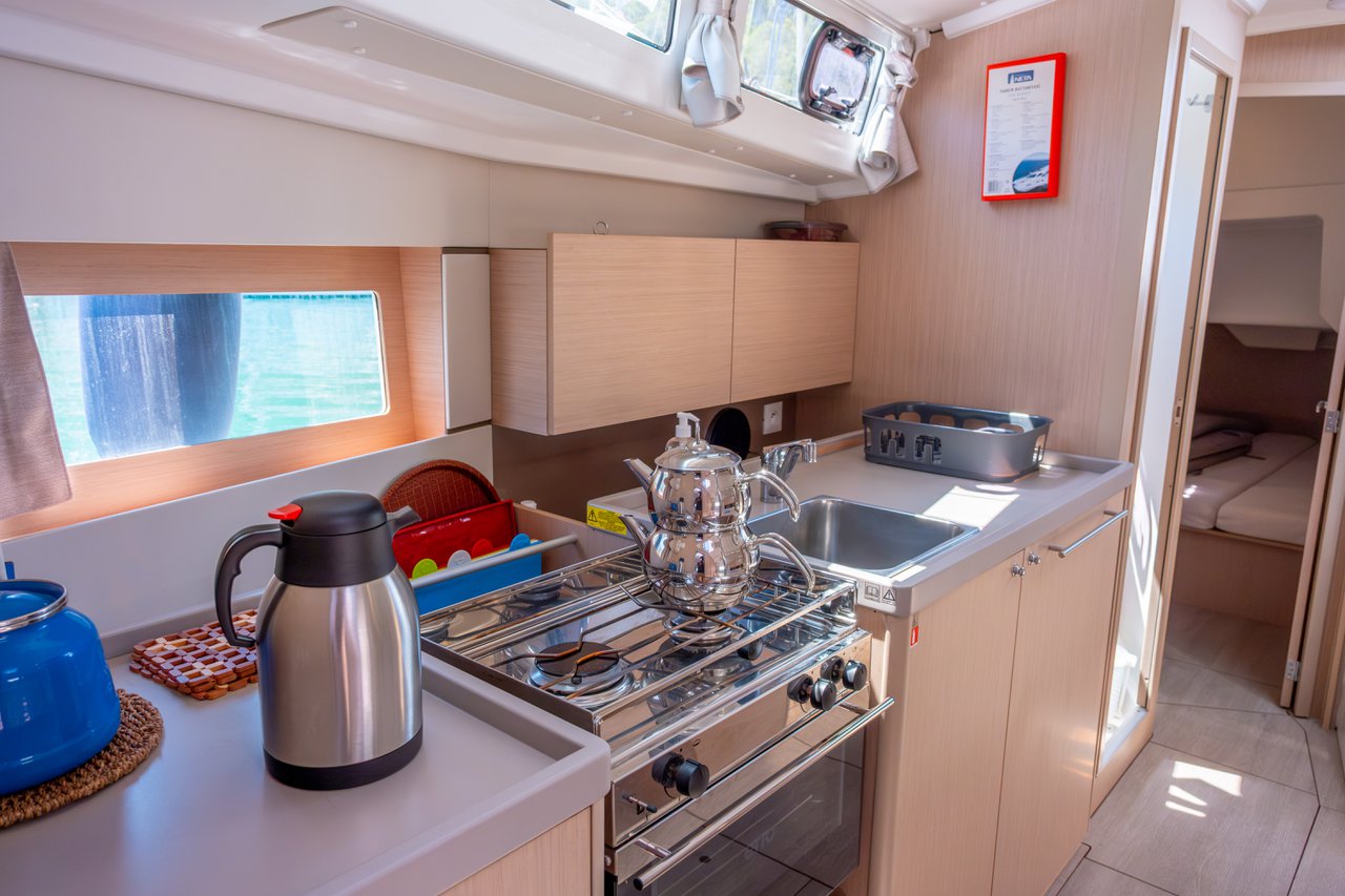 Oceanis 38.1 — photo 16