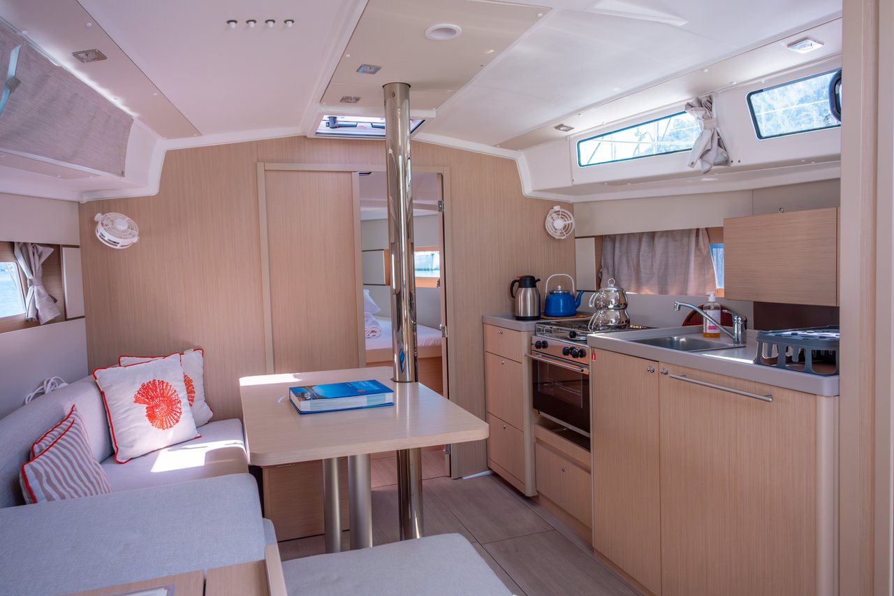 Oceanis 38.1 — photo 19