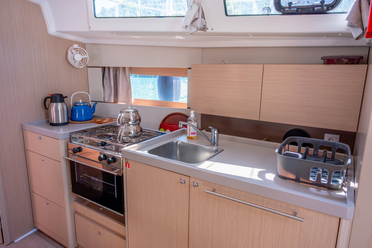 Oceanis 38.1 — photo 21