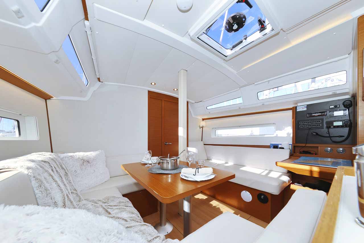 Sun Odyssey 380 Performance - 3 cab. — photo 13