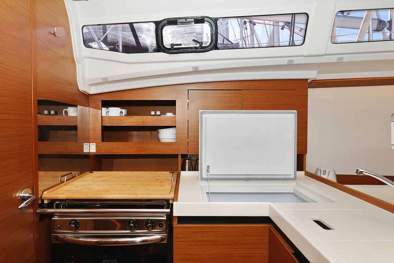 Sun Odyssey 380 Performance - 3 cab. — photo 16