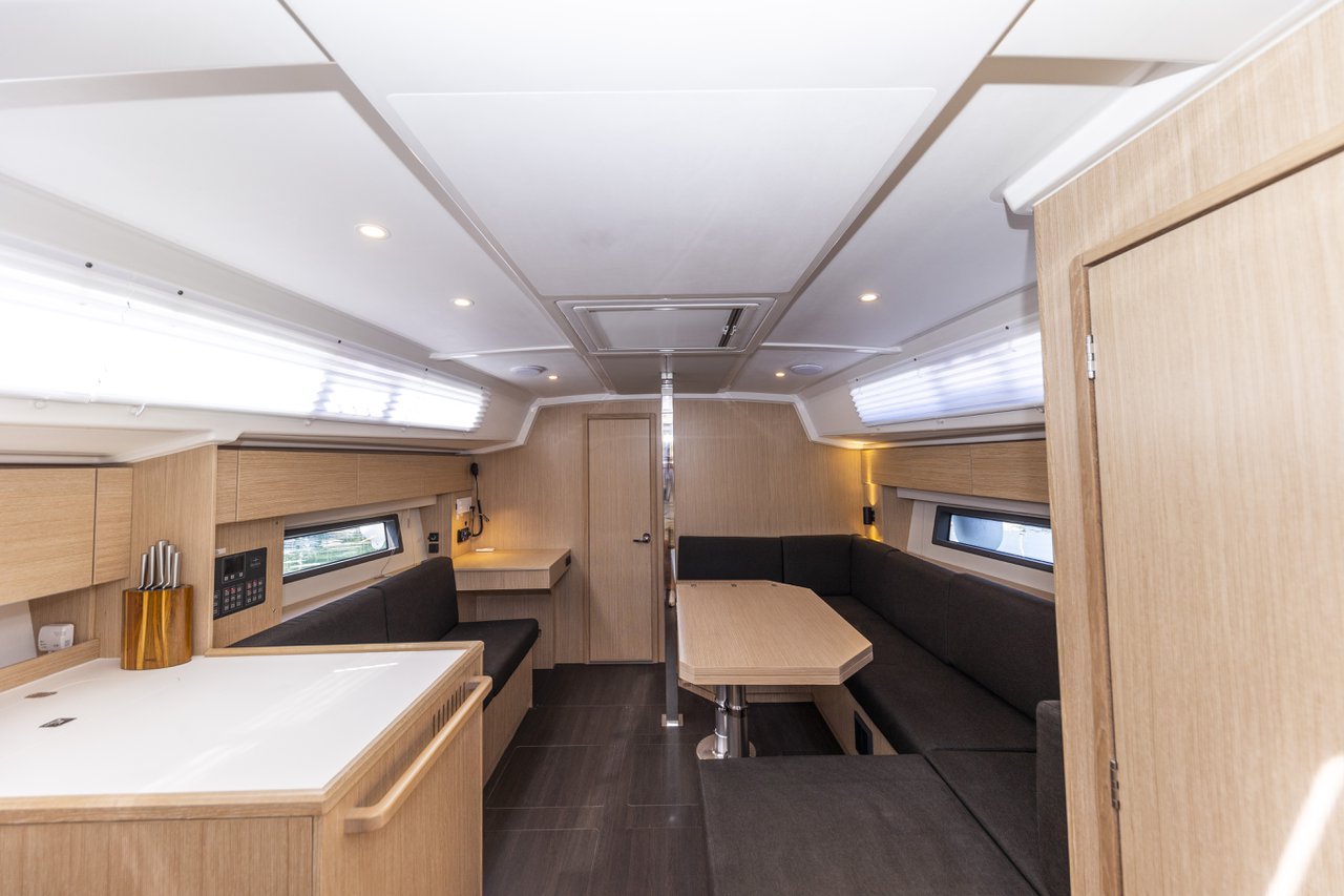 Bavaria C42 — photo 14