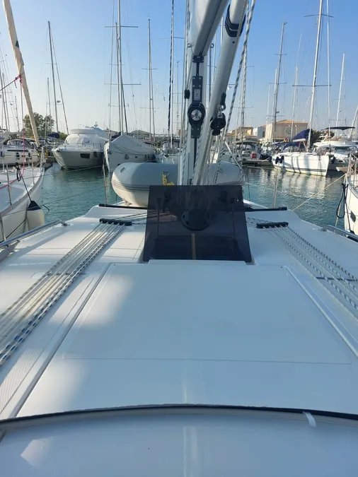 Bavaria C42 — photo 4