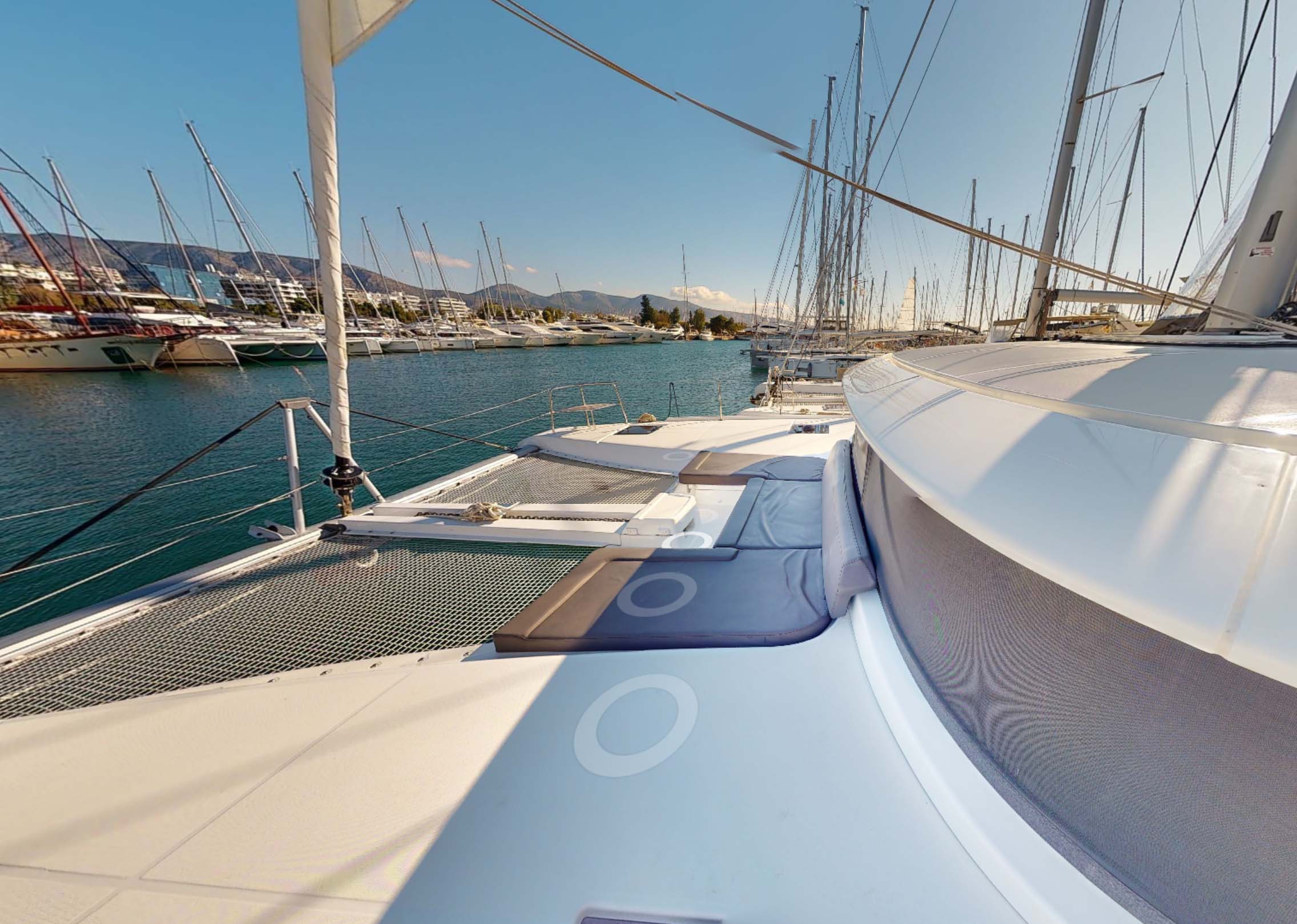 Lagoon 46 Fly — photo 3
