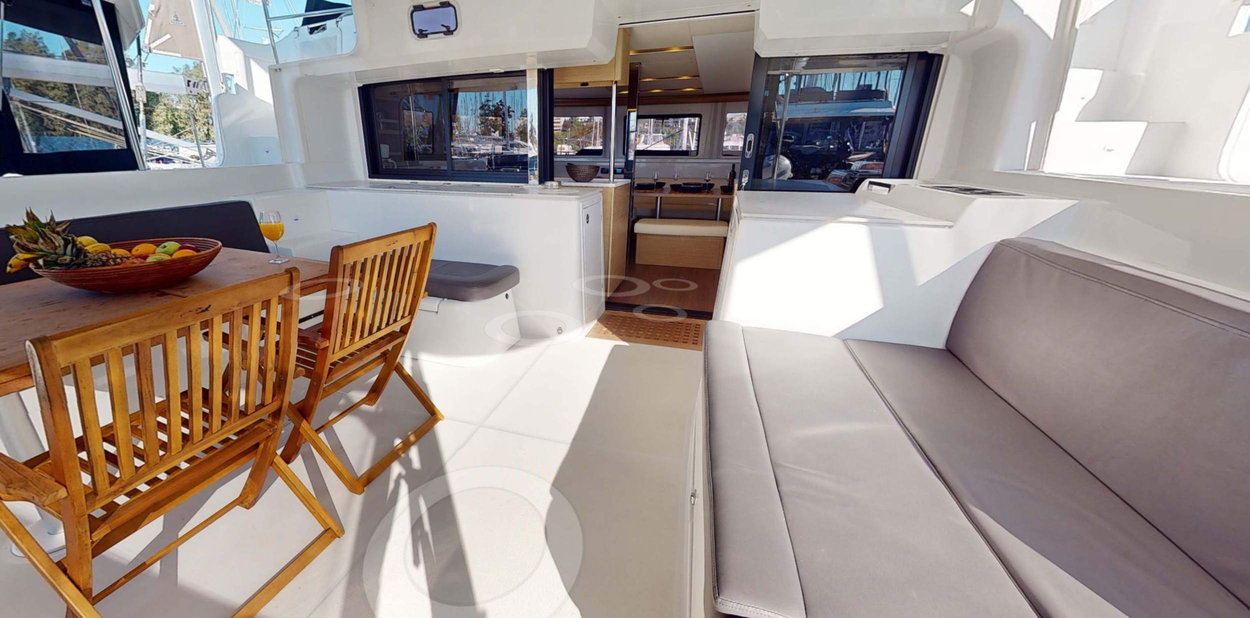 Lagoon 46 Fly — photo 4