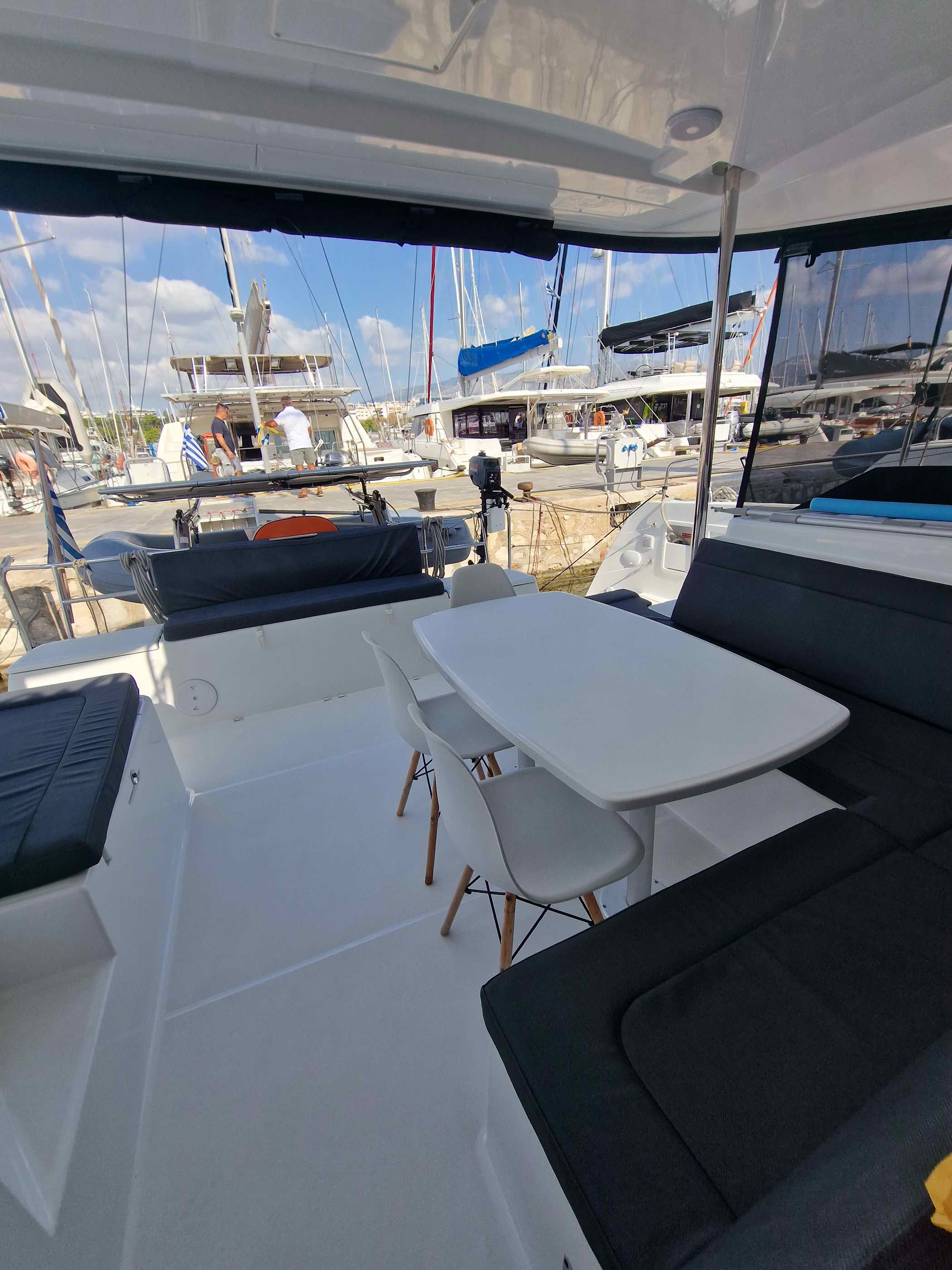 Lagoon 40 - 4 cab. — photo 9