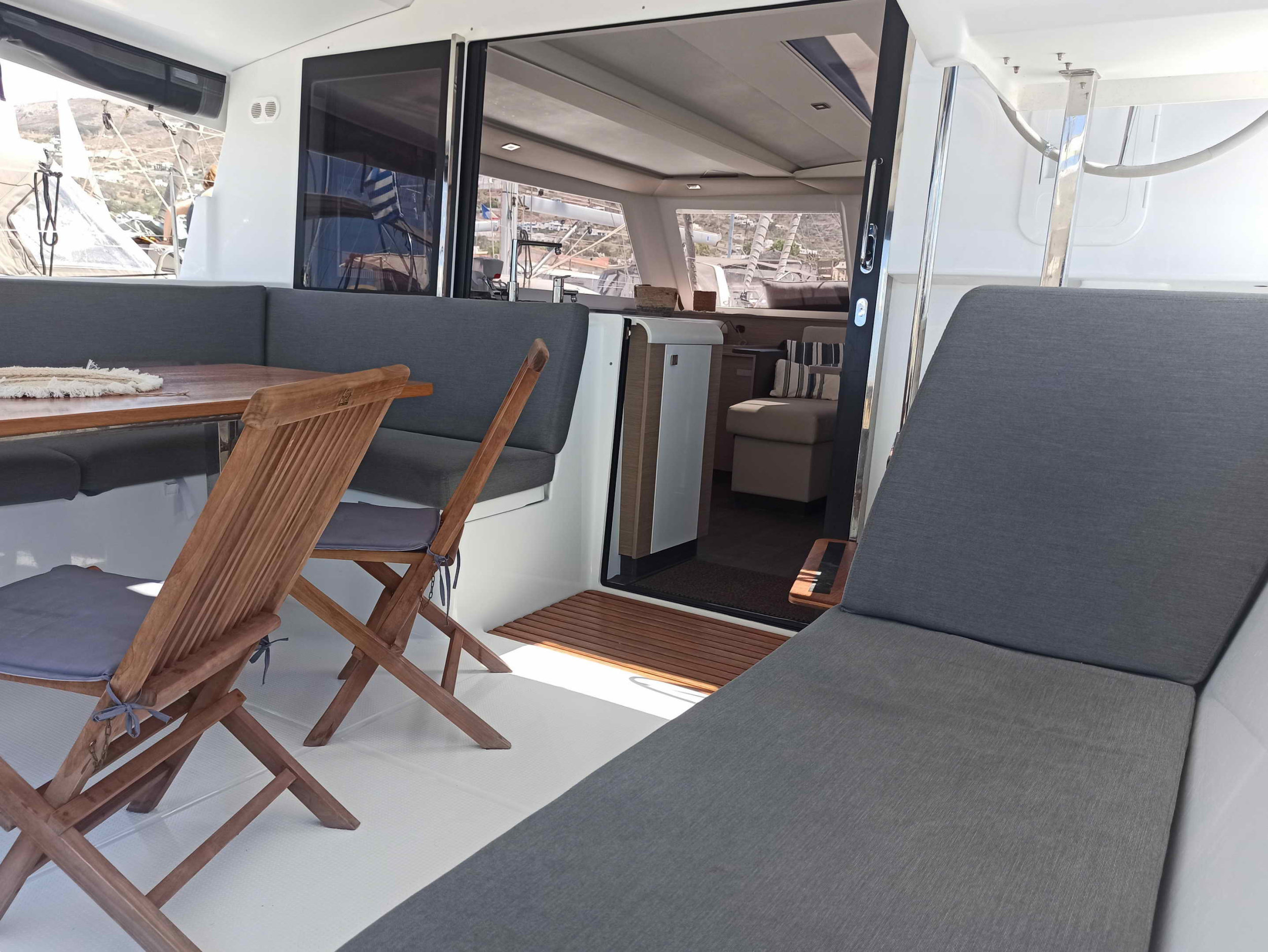 Fountaine Pajot Isla 40 - 4 + 1 cab. — photo 4