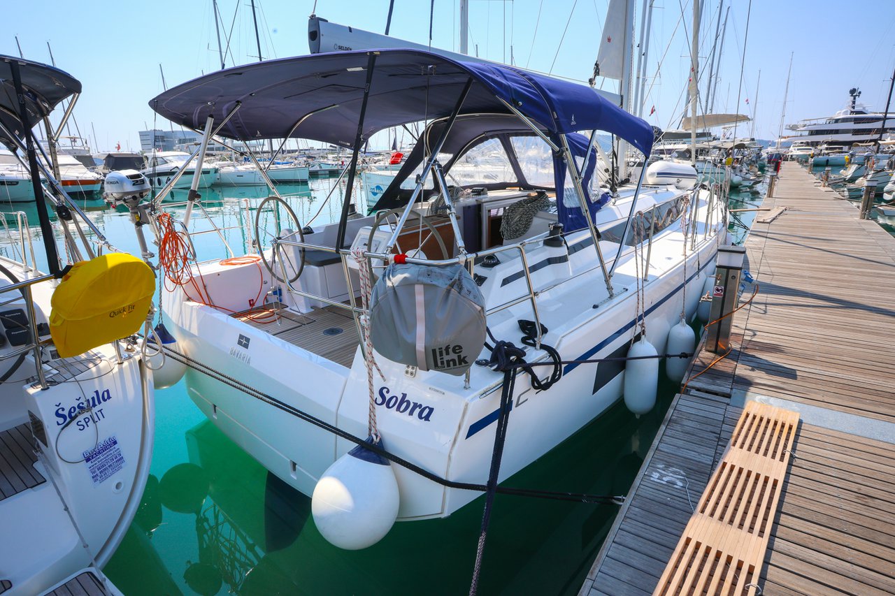 Bavaria C38 — photo 4