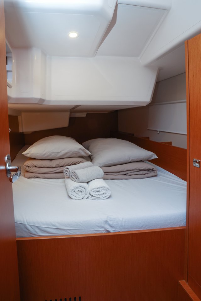 Bavaria C38 — photo 9
