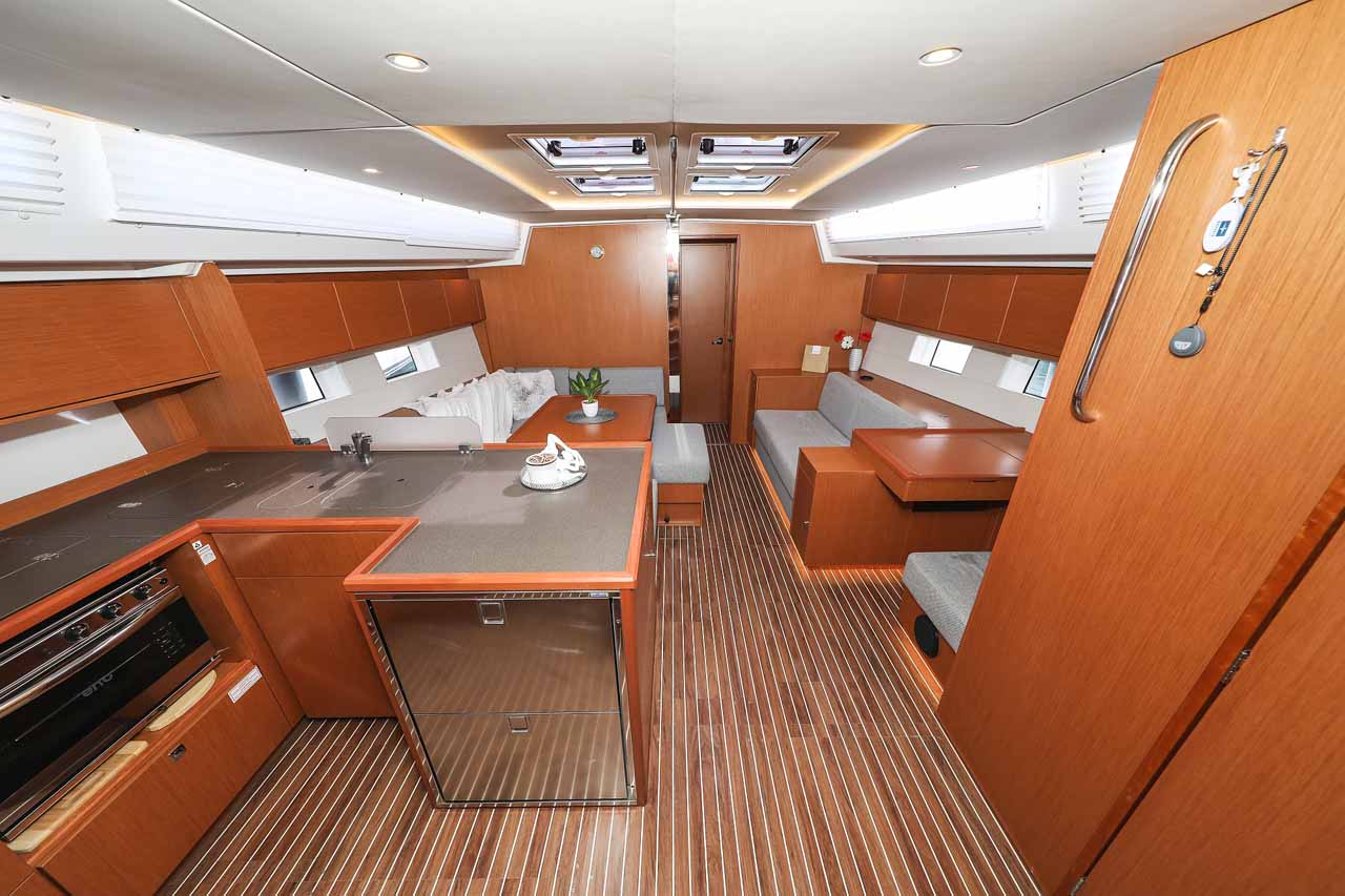 Bavaria C50 Holiday - 5 + 1 cab. — photo 12