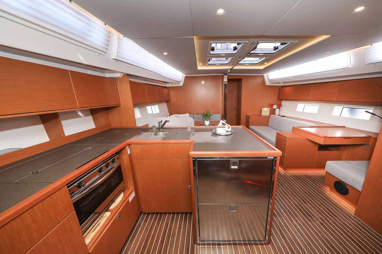 Bavaria C50 Holiday - 5 + 1 cab. — photo 18