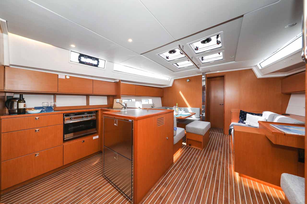 Bavaria C50 Holiday - 5 + 1 cab. — photo 28