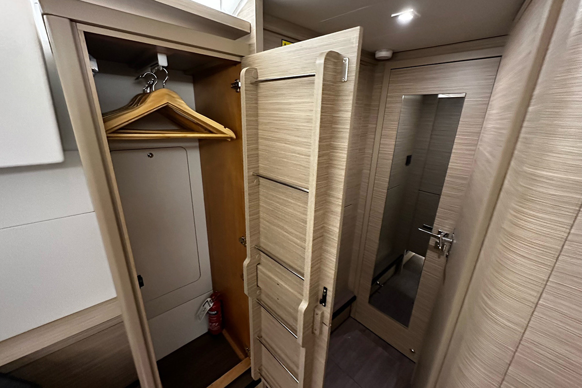 Lagoon 46 - 4 + 2 cab. — photo 28