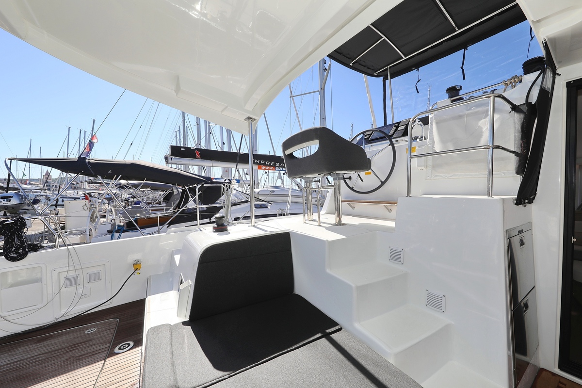 Lagoon 42 - 4 + 2 cab. — photo 6