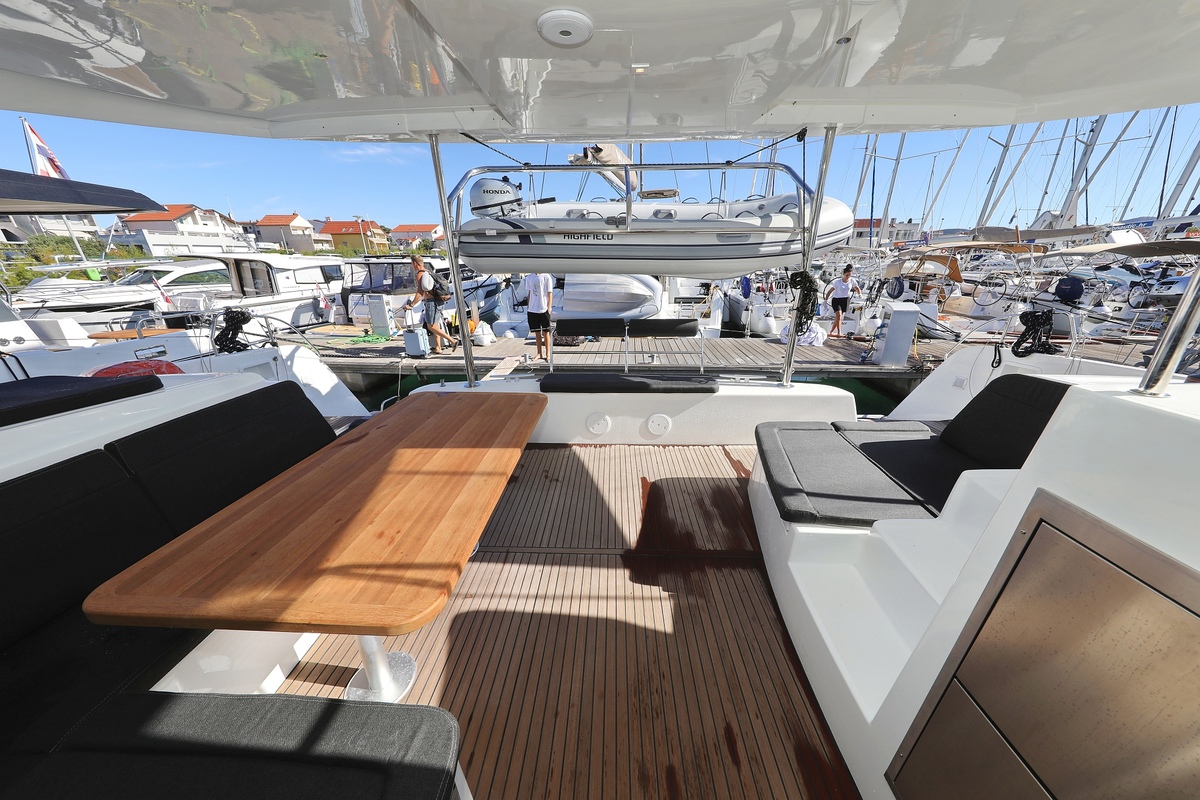 Lagoon 42 - 4 + 2 cab. — photo 8