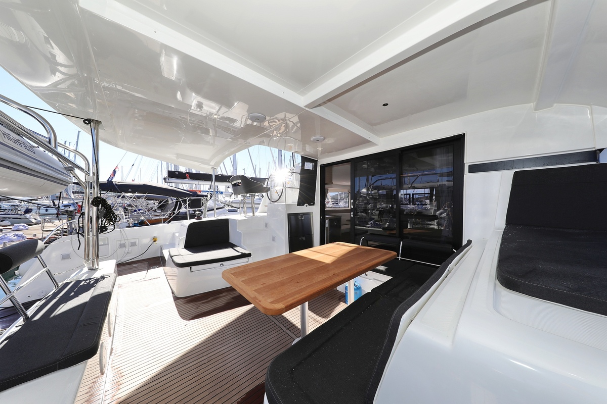 Lagoon 42 - 4 + 2 cab. — photo 9