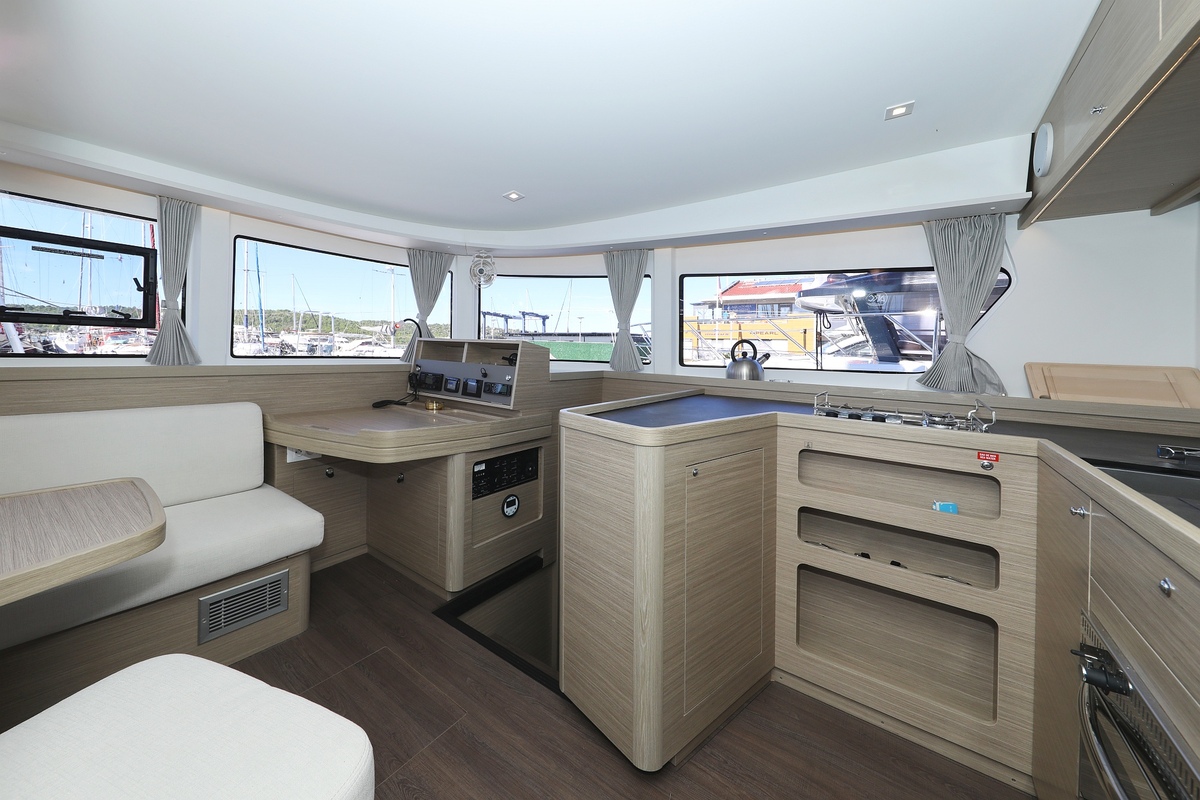 Lagoon 42 - 4 + 2 cab. — photo 13