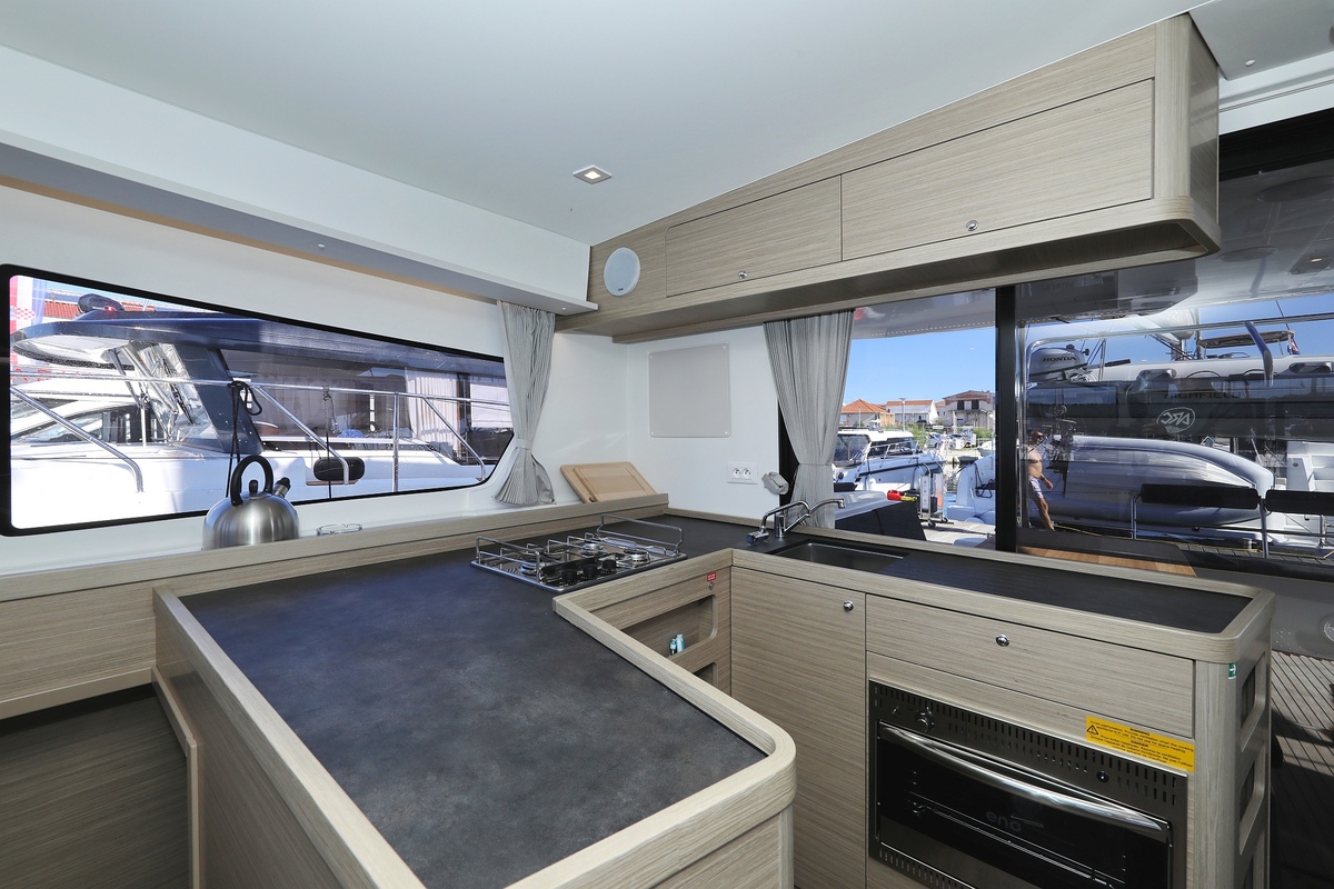 Lagoon 42 - 4 + 2 cab. — photo 14
