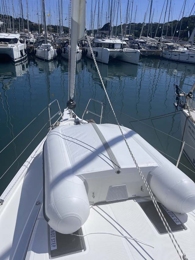 Bavaria C38 — photo 3