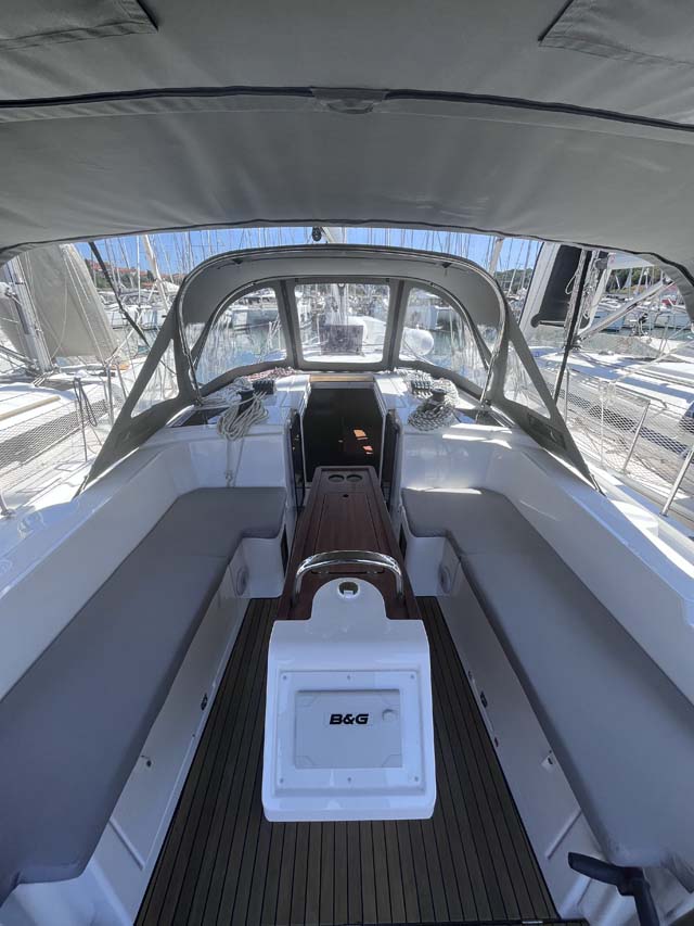 Bavaria C38 — photo 6