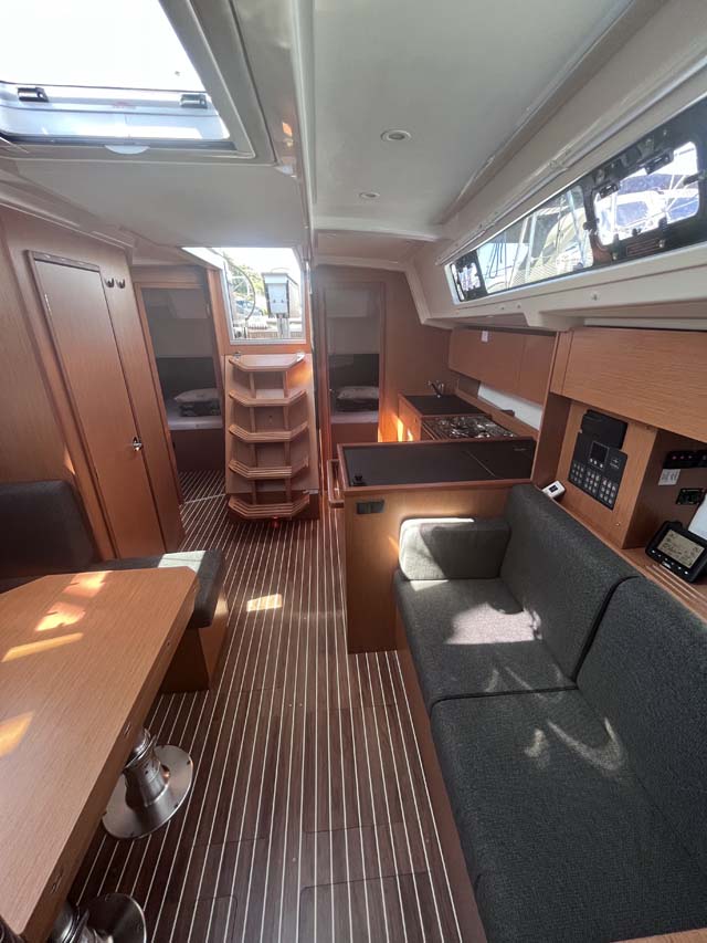 Bavaria C38 — photo 10