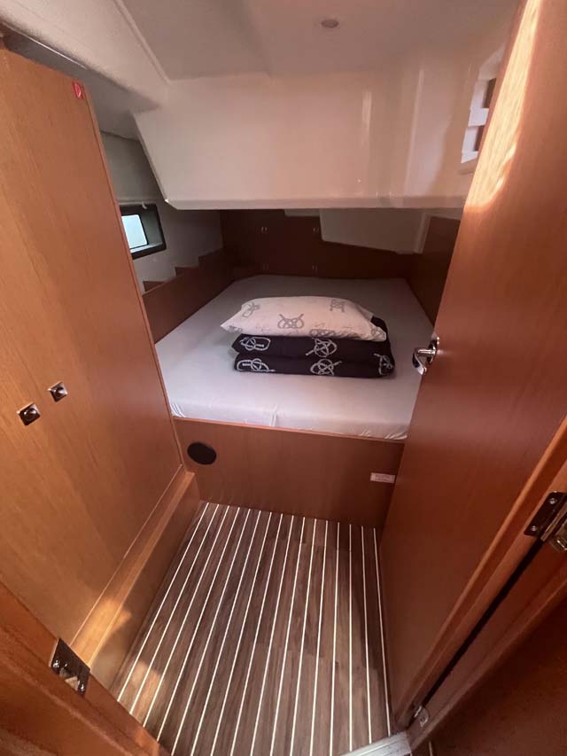 Bavaria C38 — photo 12