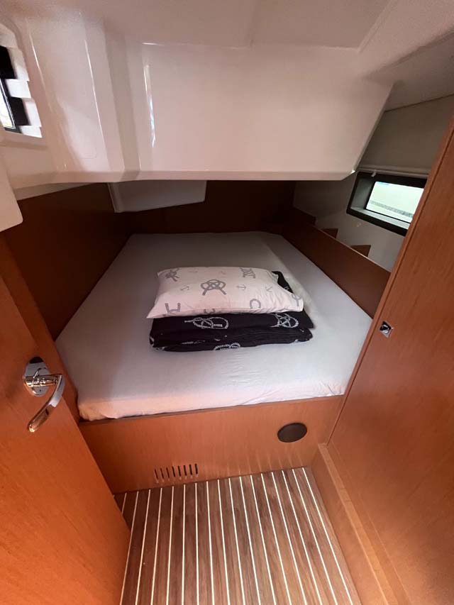 Bavaria C38 — photo 13