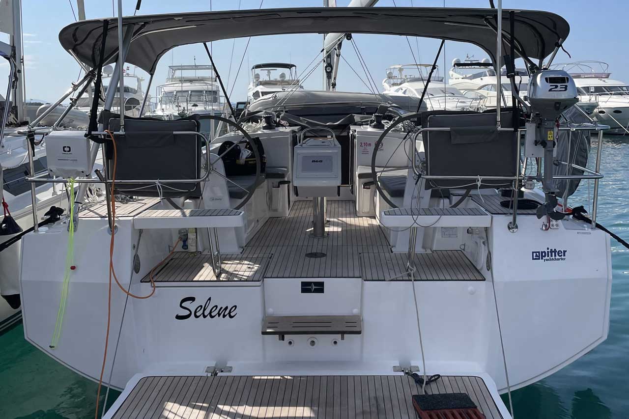 Bavaria C38 — photo 1