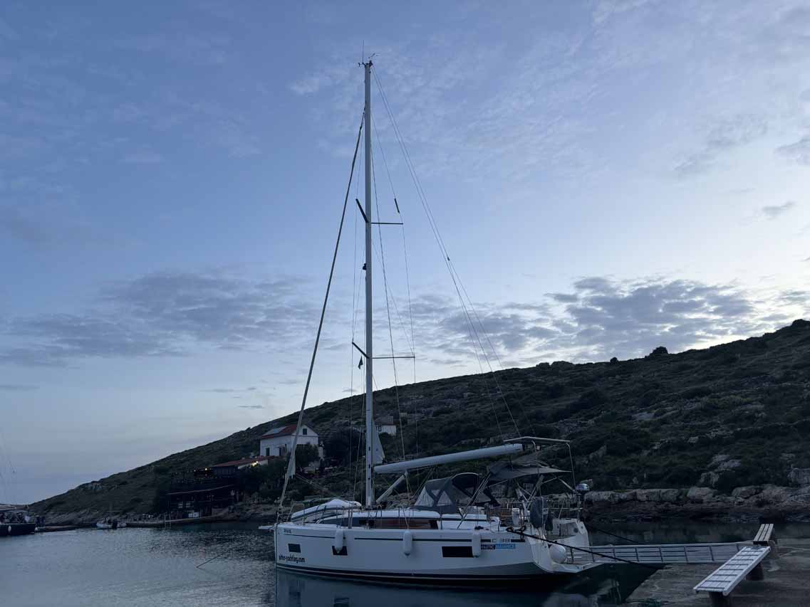 Bavaria C38 — photo 6