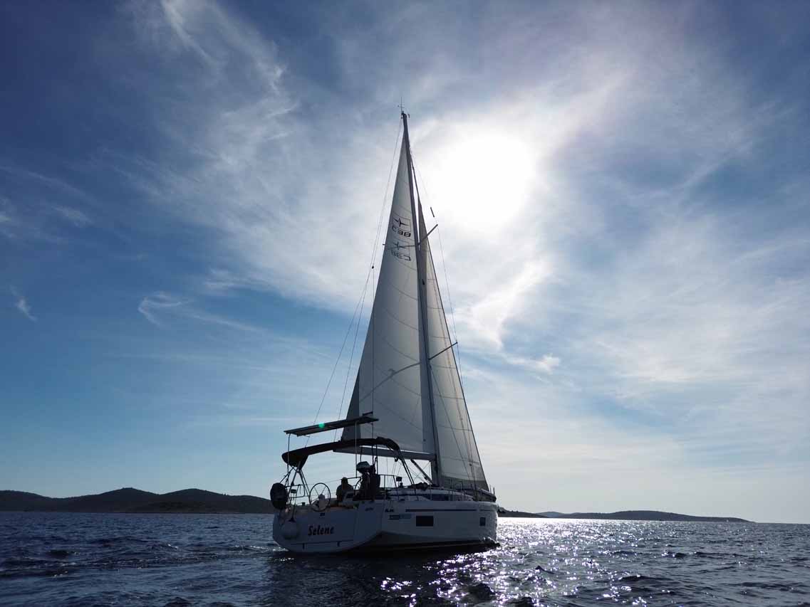 Bavaria C38 — photo 7