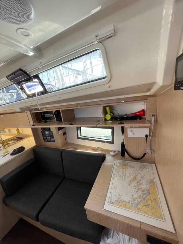 Bavaria C38 — photo 12