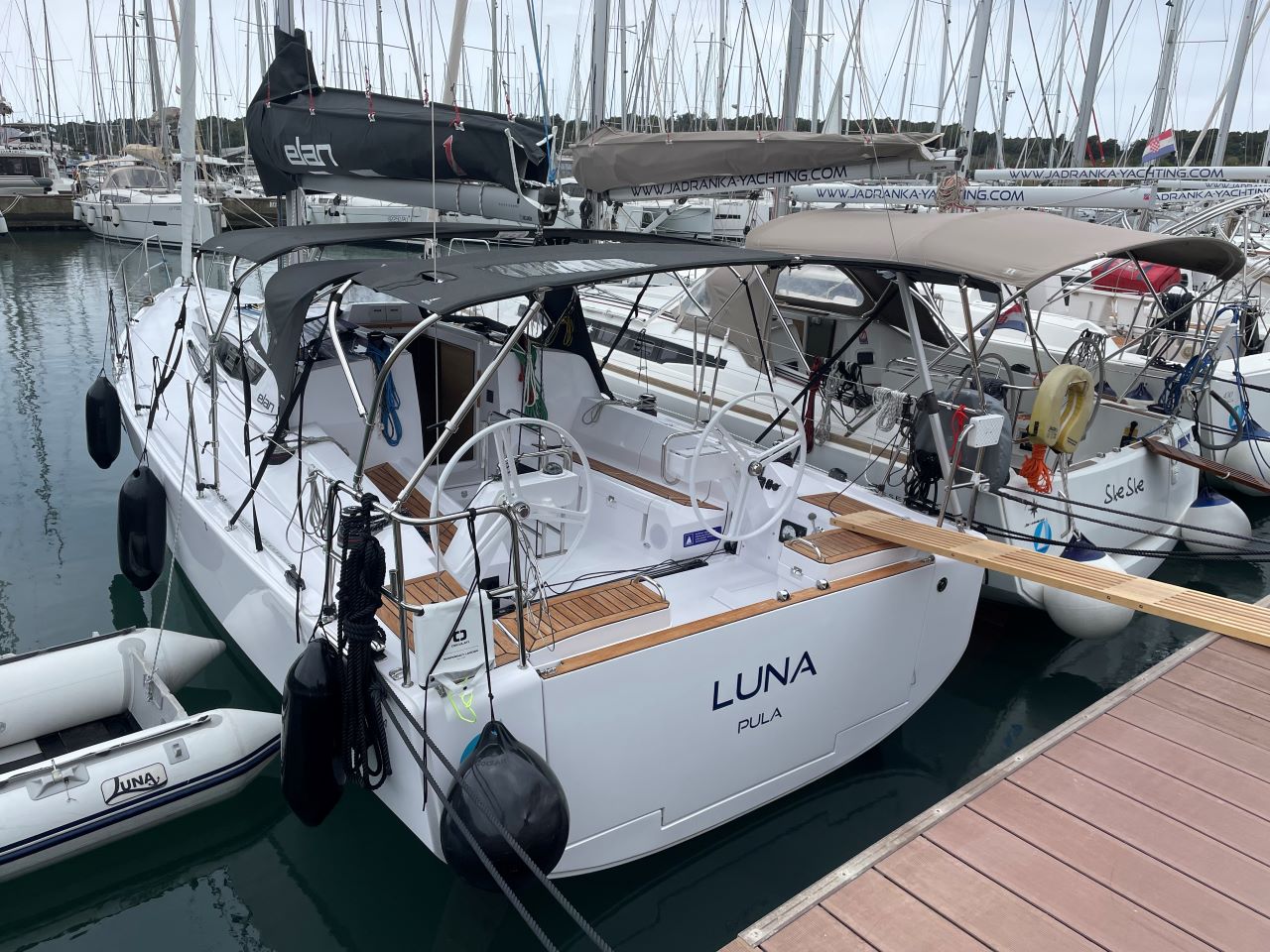 Elan E4 — photo 3