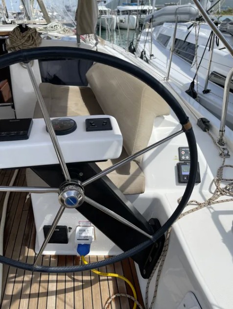 Dufour 390 GL — photo 7