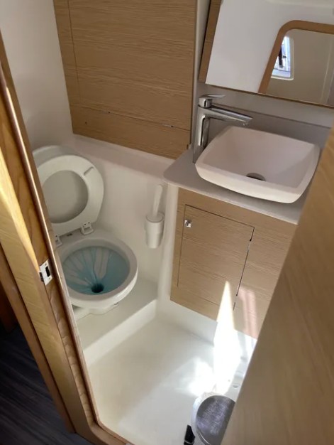 Dufour 390 GL — photo 18