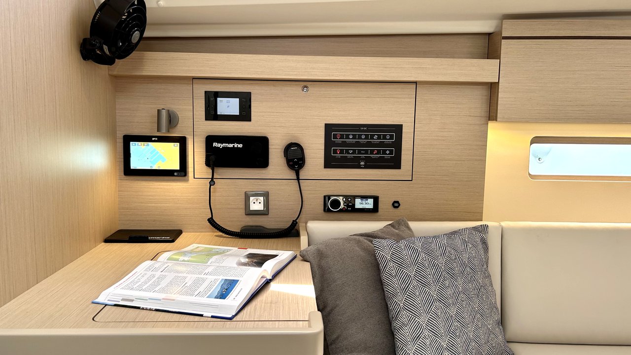 Oceanis 40.1 — photo 13