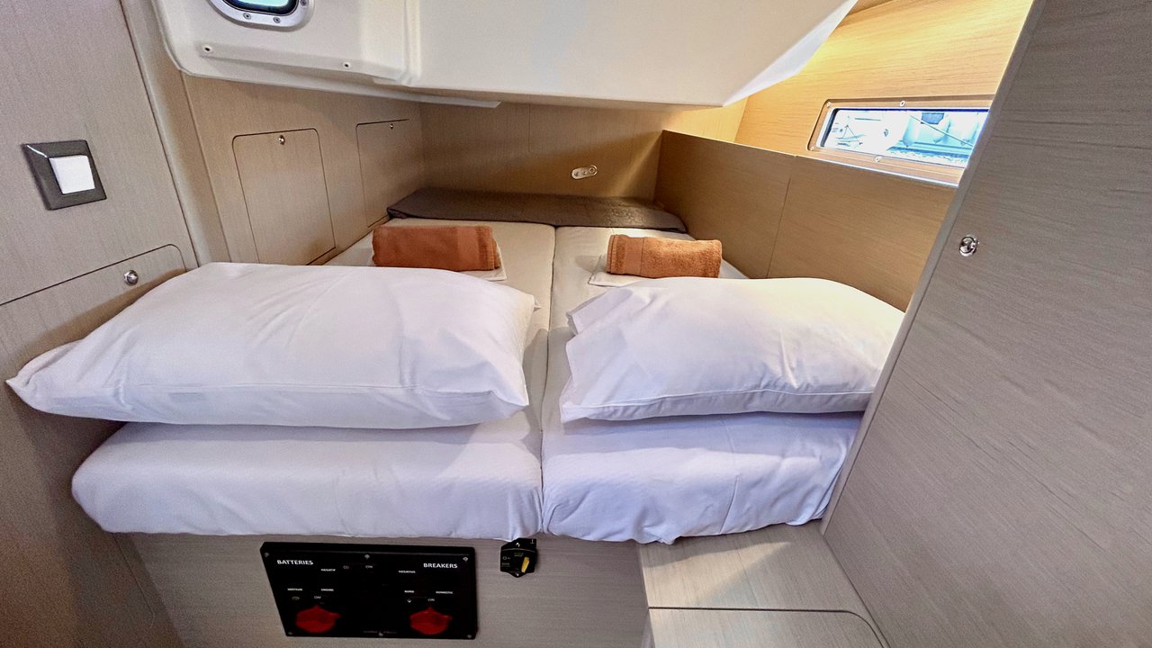Oceanis 40.1 — photo 17