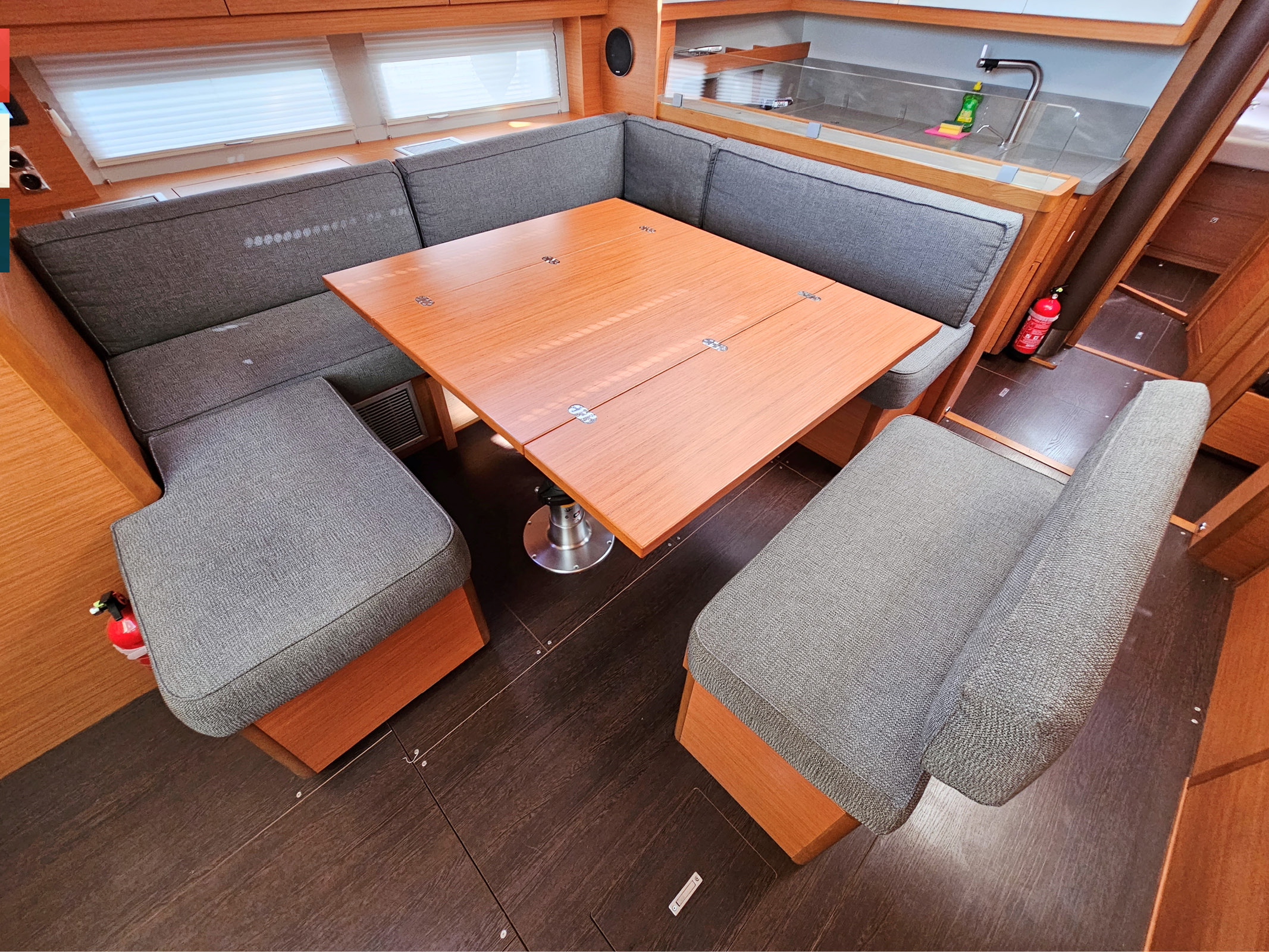 Dufour 530 - 5 + 1 cab. — photo 7