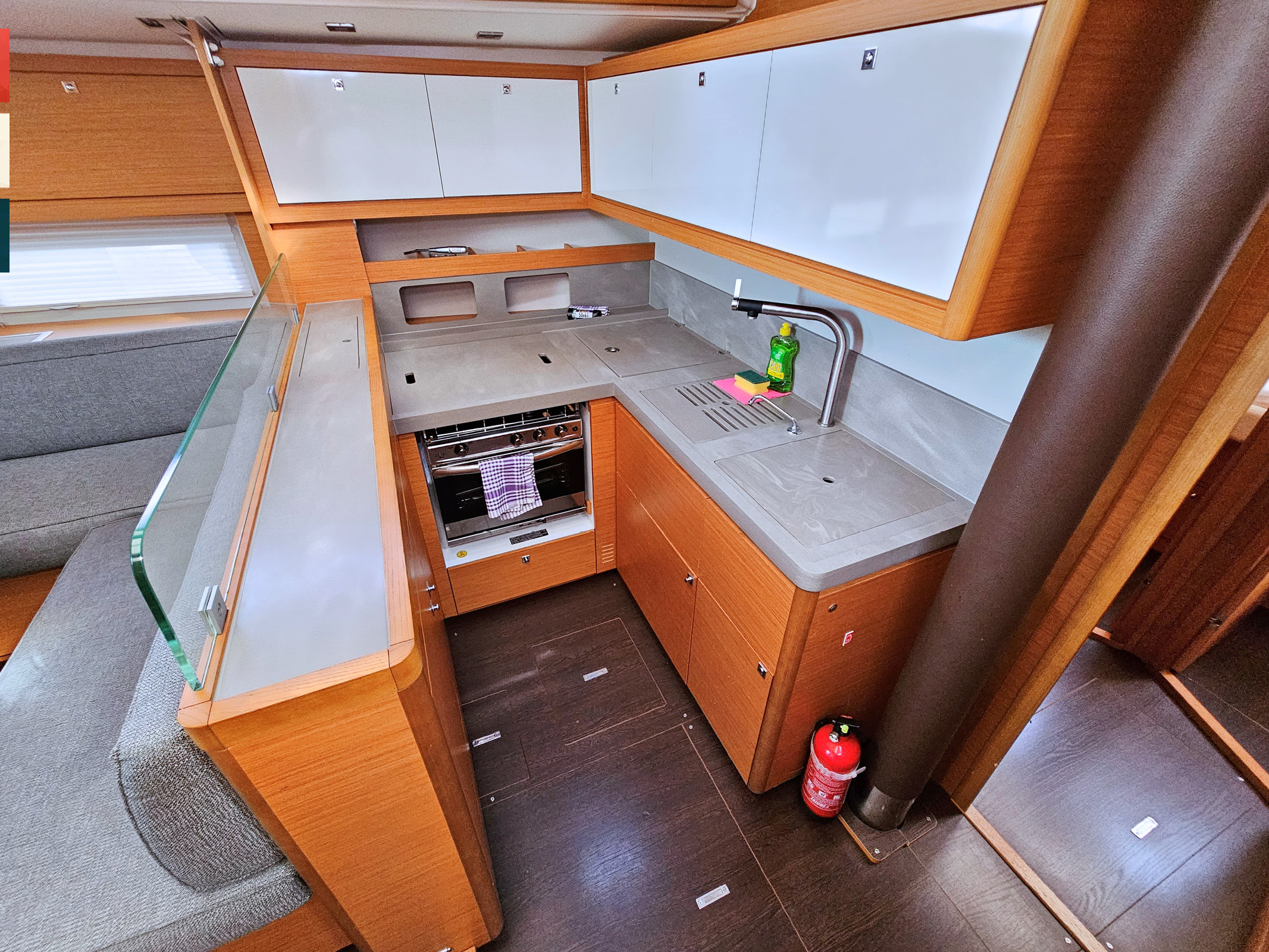 Dufour 530 - 5 + 1 cab. — photo 12