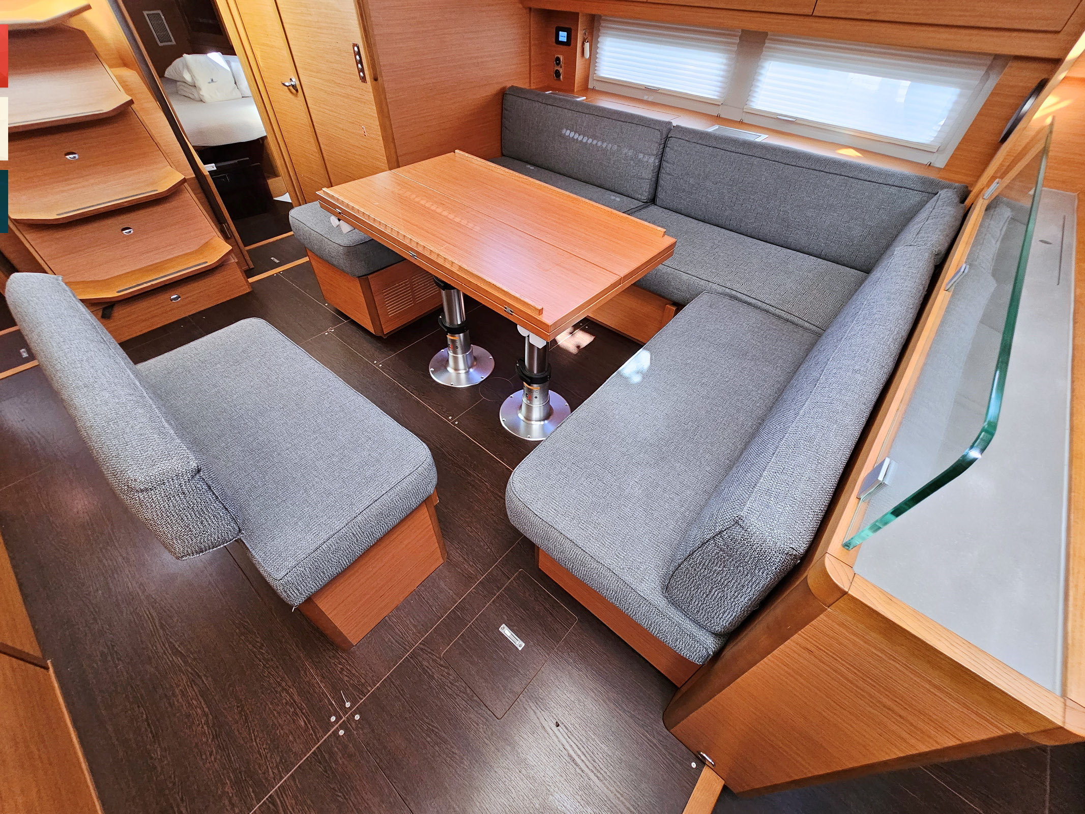 Dufour 530 - 5 + 1 cab. — photo 22