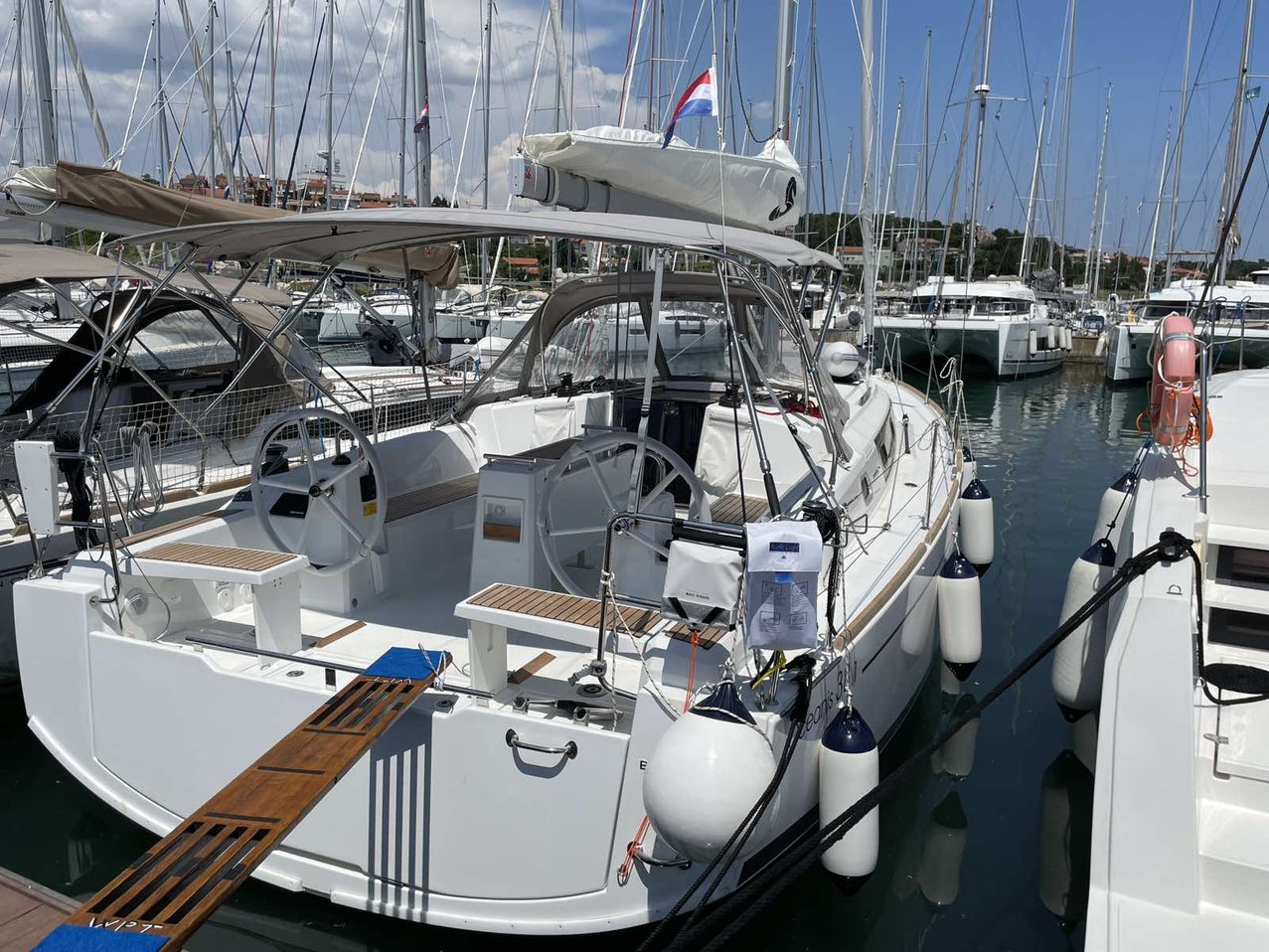 Oceanis 38.1 — photo 1