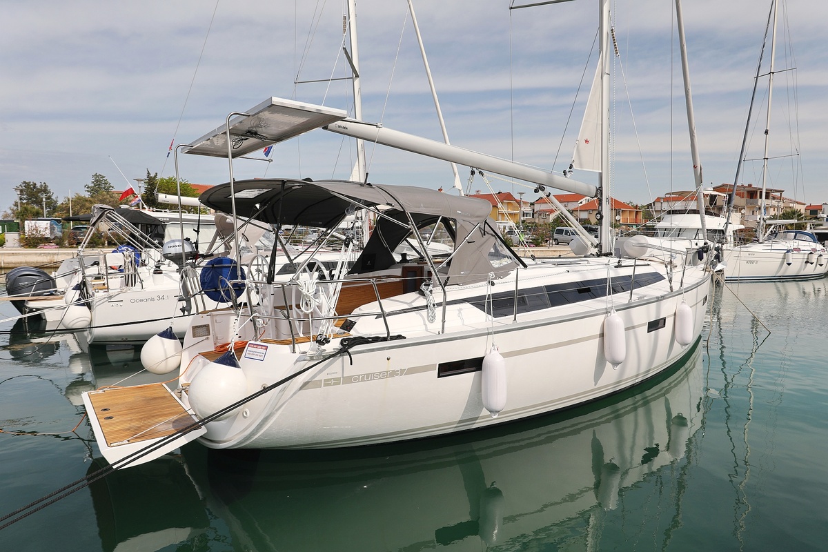 Bavaria Cruiser 37 - 3 cab. — photo 21