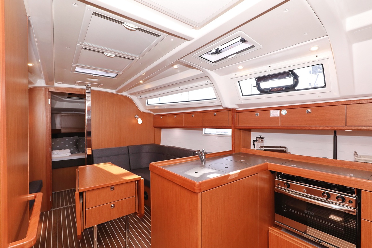 Bavaria Cruiser 37 - 3 cab. — photo 8