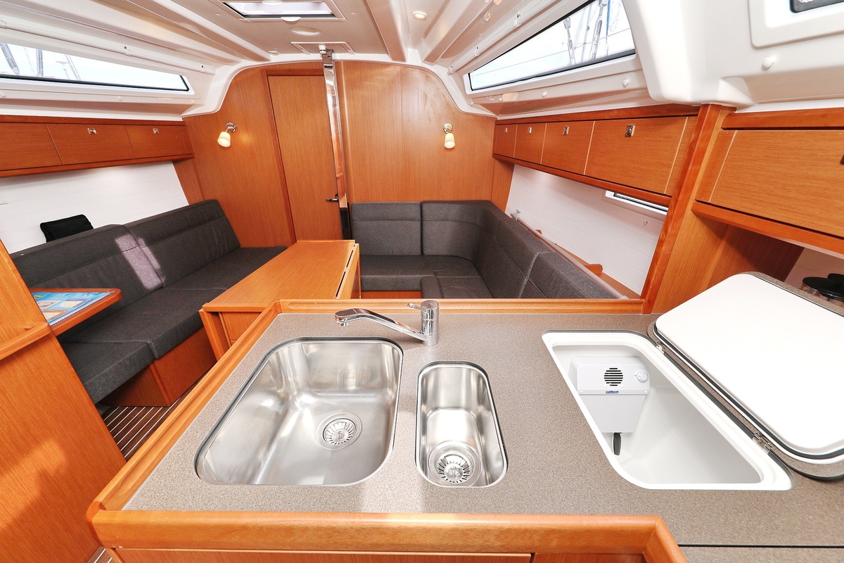 Bavaria Cruiser 37 - 3 cab. — photo 9