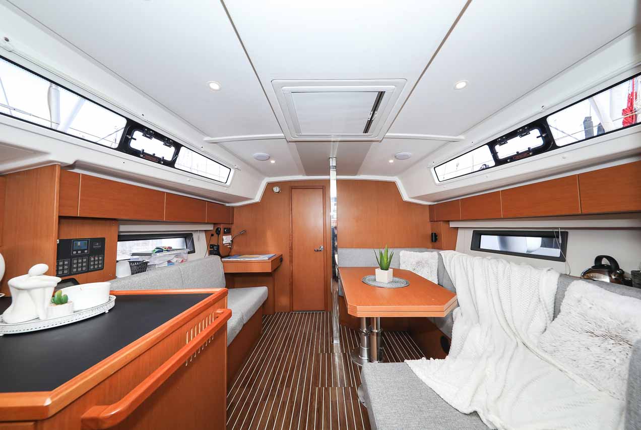 Bavaria C42 — photo 9