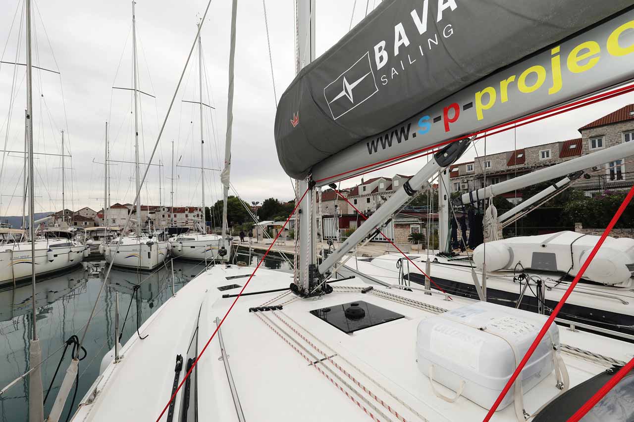 Bavaria C42 — photo 15