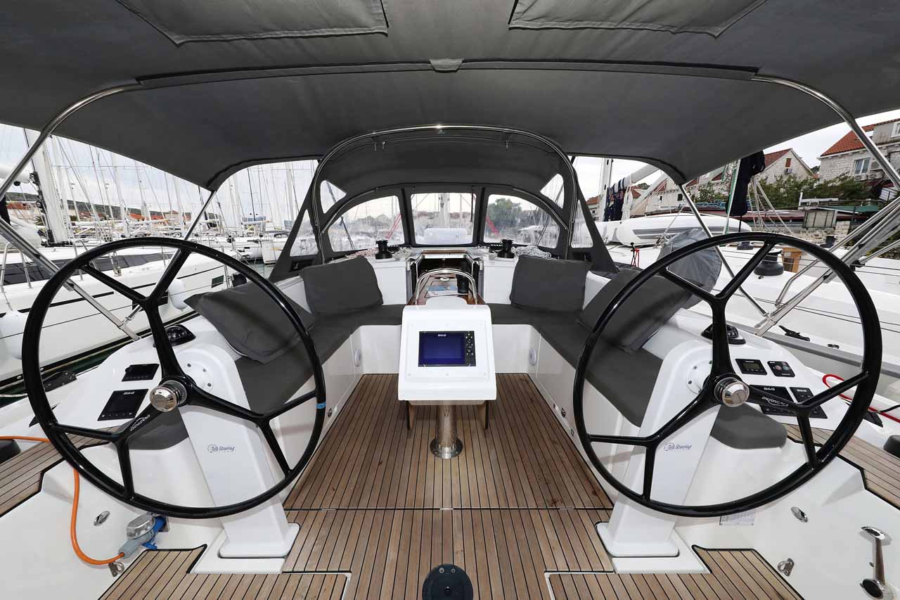 Bavaria C42 — photo 19