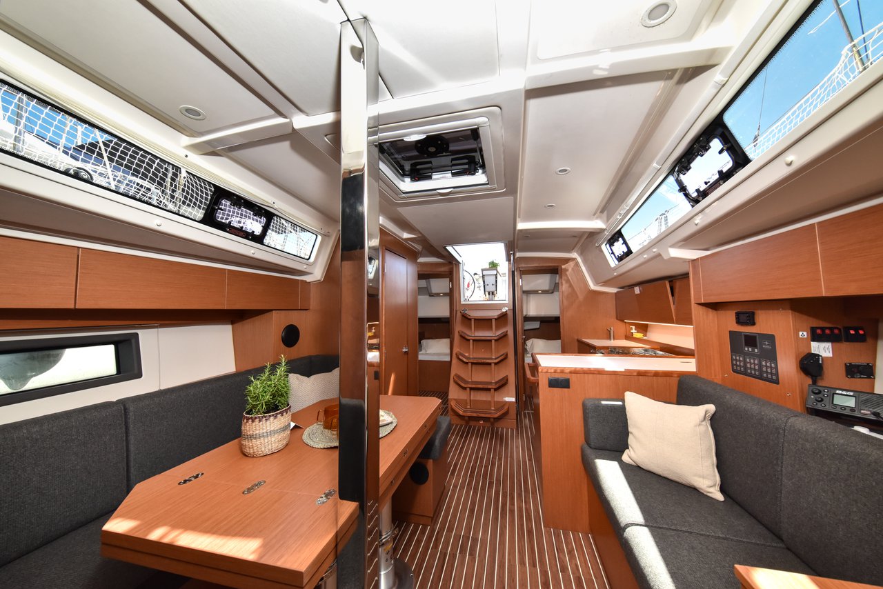 Bavaria C38 — photo 13