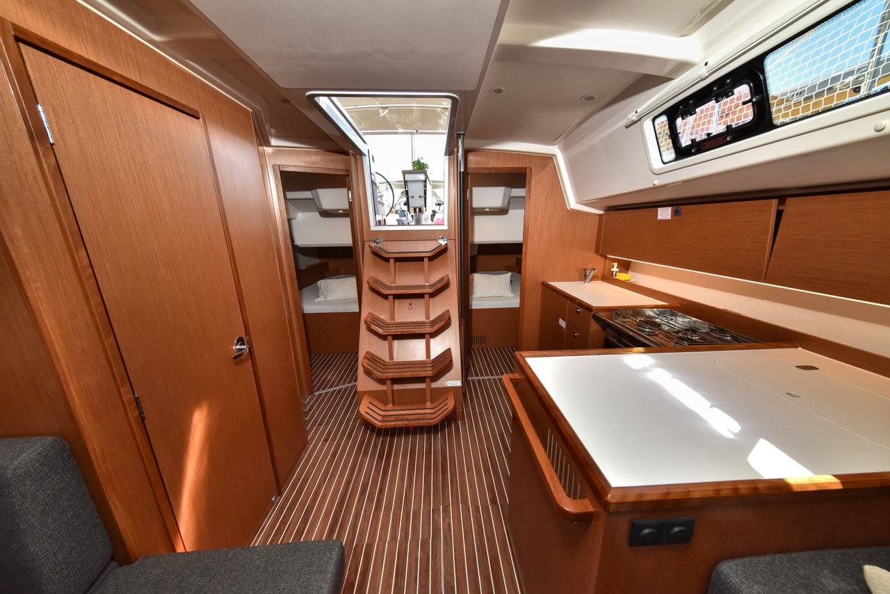 Bavaria C38 — photo 20